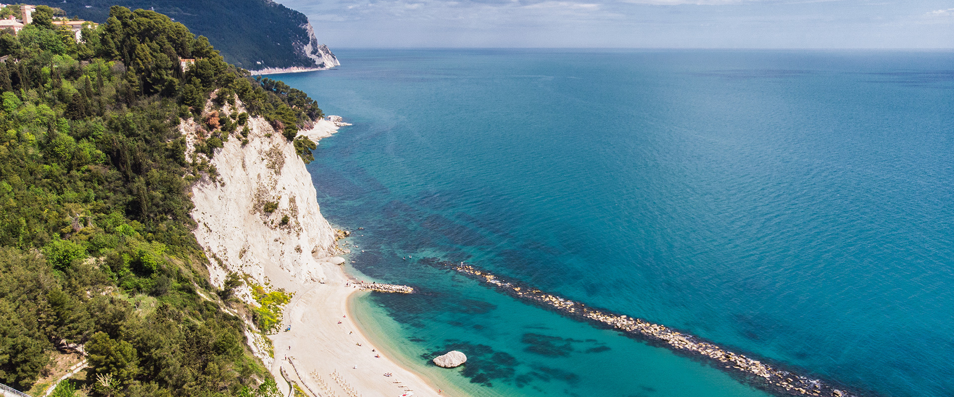 Vista della spiaggia del frate