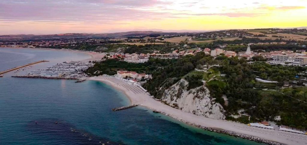 Numana, le sue spiagge e lo splendido entroterra